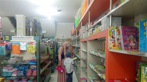Toko Perlengkapan Sekolah Di Kuningan Mulai Diserbu Pembeli Grosir Seragam Sekolah Medan - Grosir Seragam Sekolah Medan