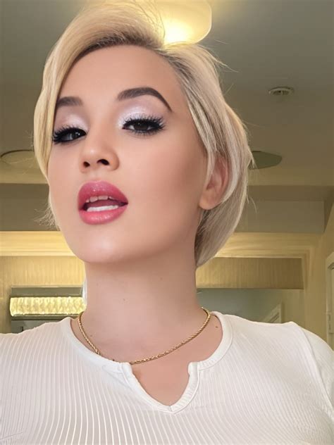 toveyah nude
