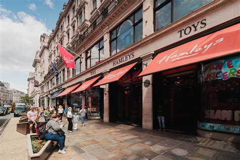 toy shops paragraph
