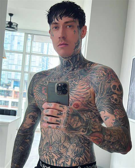 trace cyrus nude
