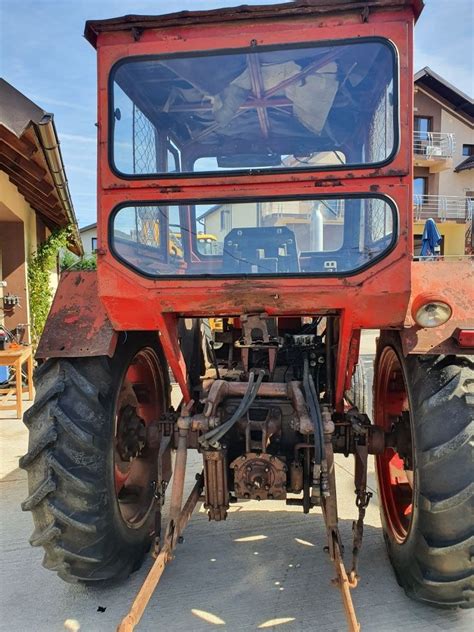 Read Online Tractor Universal 650M 