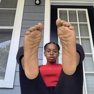 Ebony Feets