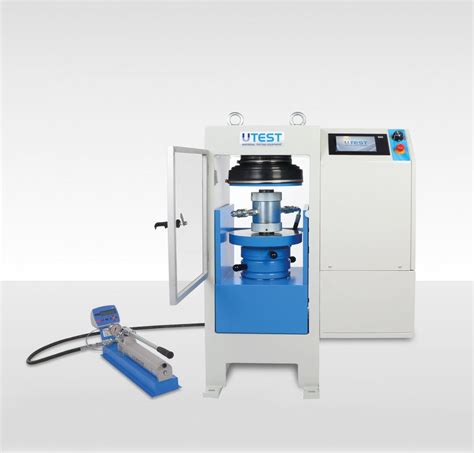Download Triaxial Compression Test Manual 
