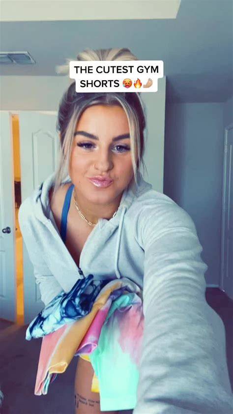 trixxxy19 nude
