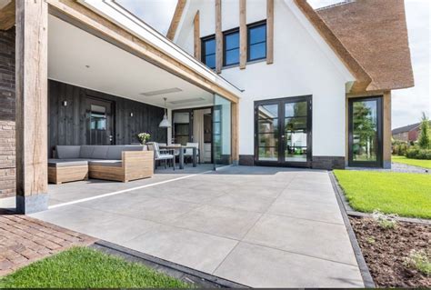 tuintegels schrobben