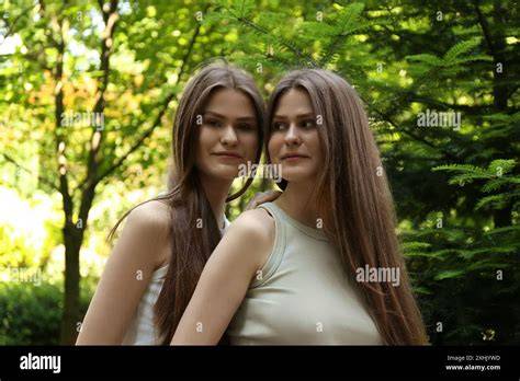 twin sisters nude