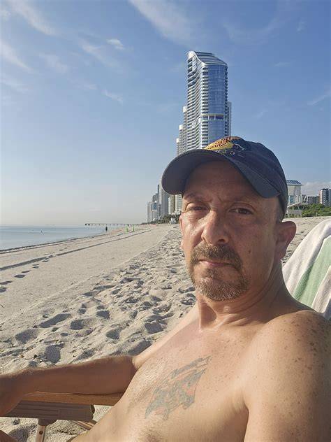 twitter nude beach