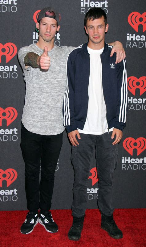 tyler joseph and josh dun height comparison