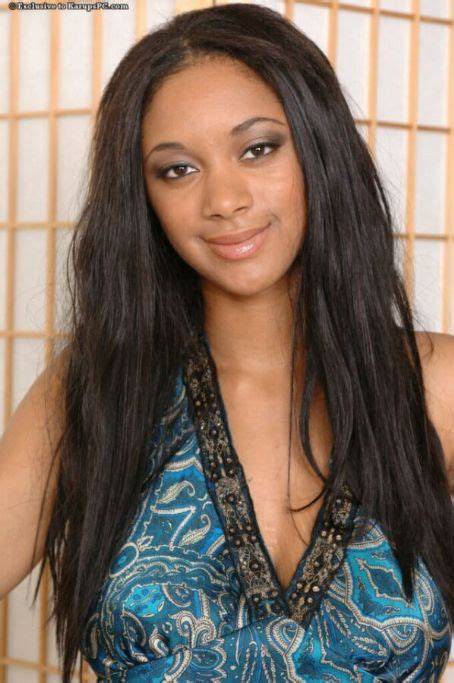 tyra moore nude