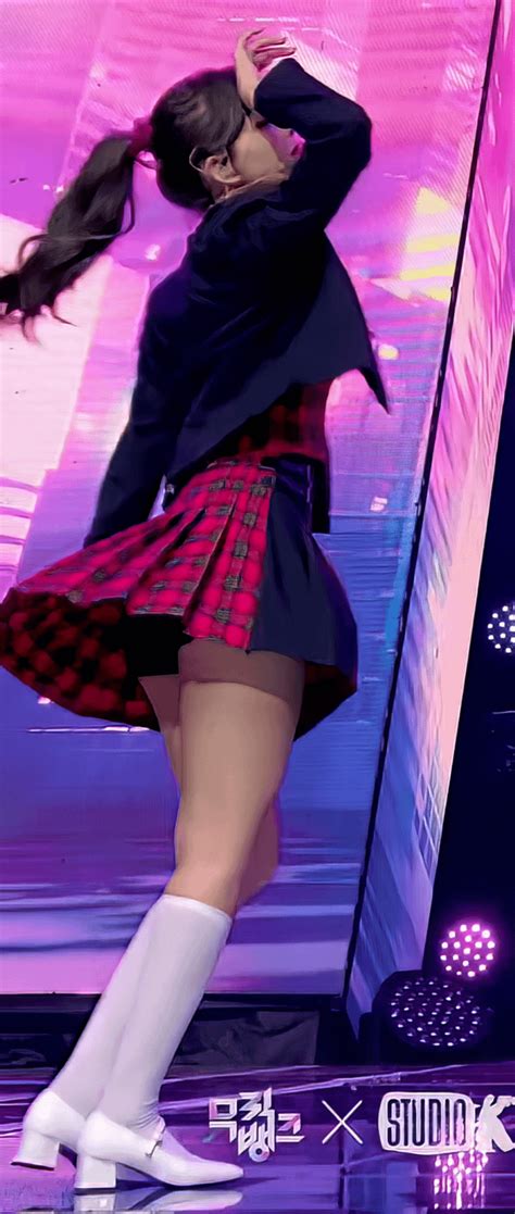 tzuyu thigh