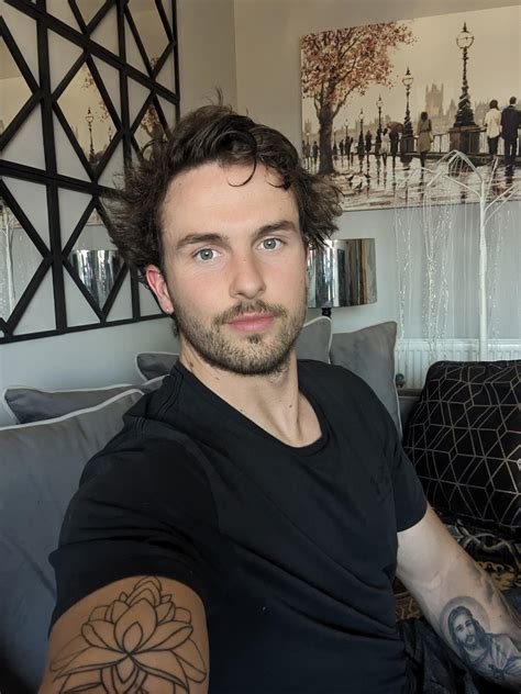 u/old-contribution2960 OnlyFans leaked content