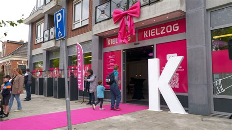 uitleg in het kielzog