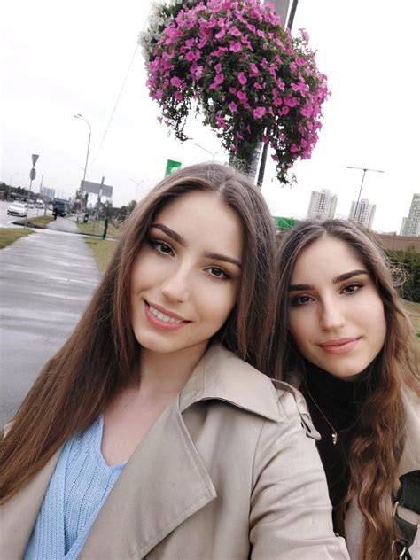 ukrainian twins onlyfans
