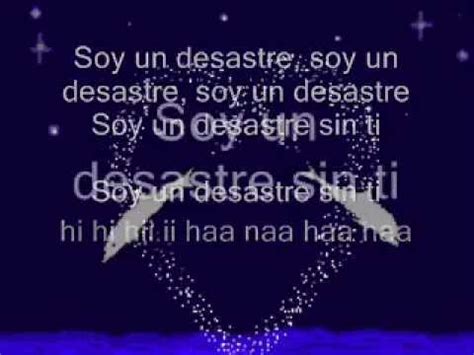 un desastre con letras