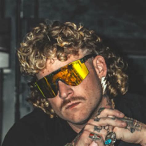 uncle lazer nude