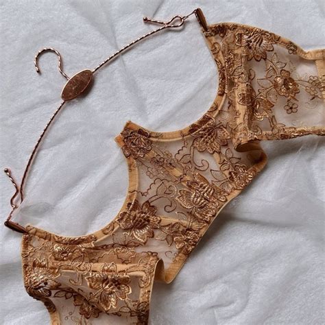 underbust nude