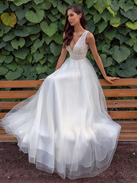 Unique Lace Back Wedding Dresses