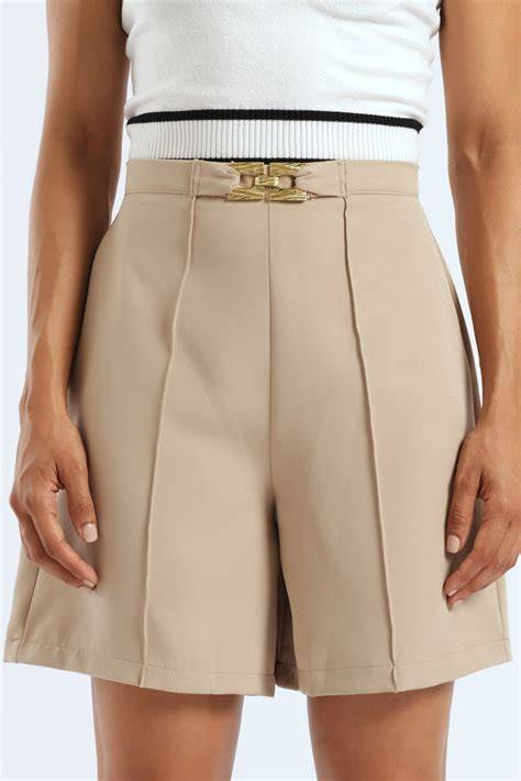 up shorts nude