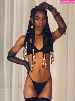 urfavgirlfriend nude