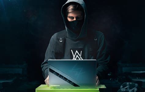 vad tjanar alan walker
