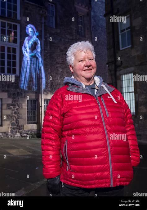 val macdermid author biography outlines