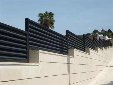 Valla Exterior sobre Muro: Protege tu hogar con estilo y seguridad