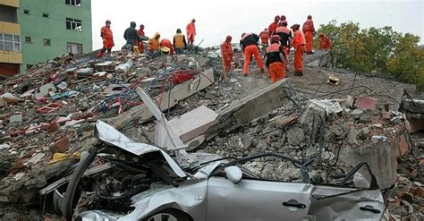 Van Depremi 2011