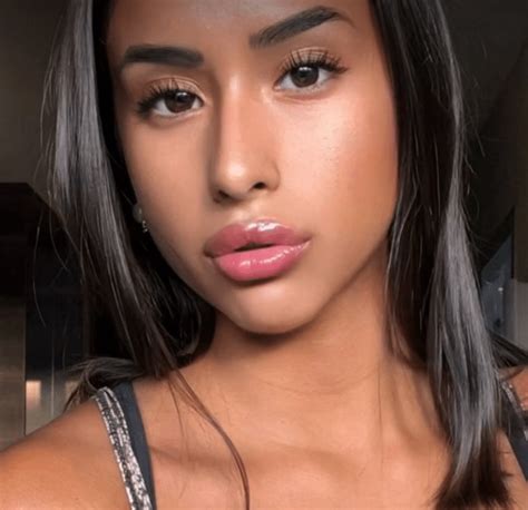 vanesa estrada creator profile