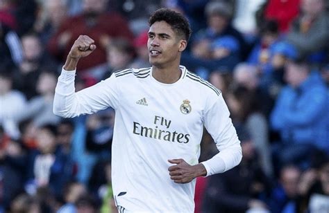 varane | Trung v Raphael Varane gii ngh tui