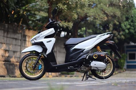 VARIO 125 OLD MODIF：Modifikasi Striping Honda Vario 150 2015 Repsol - MOTOBLAST