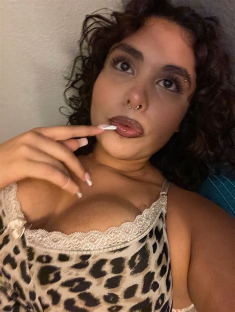 vastlyval OnlyFans leaked content