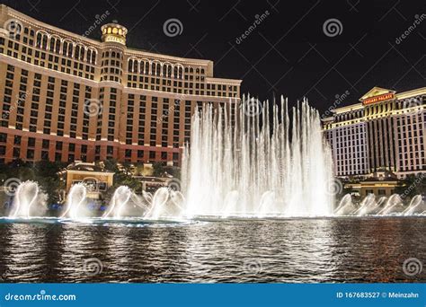 vegas casino with fountains sntz