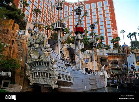 vegas casino with pirate ship