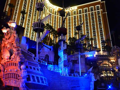 vegas casino with pirate ship jwad canada