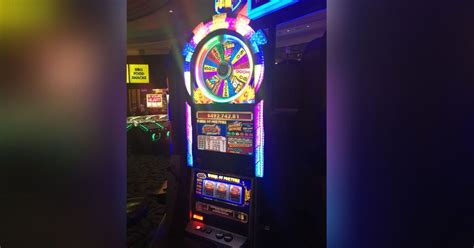 Vegas Gambler Cashes Nearly  500k Wheel Of Fortune Jackpot - Fortuna Slot