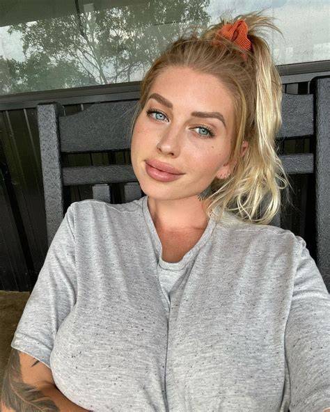 vicky aisha nudes