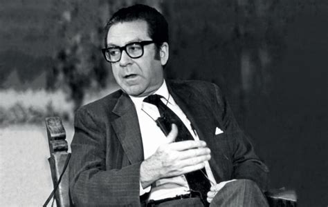 victor luis urquidi biography examples