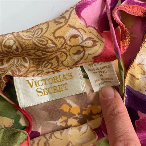 victoria secret gold label 100% silk 2 piece halter top wrap and shorts floral