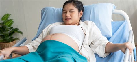 video ibu hamil melahirkan sendiri di rumah