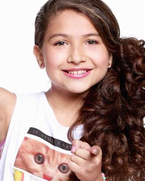 videos de shaira selena pelaez biography