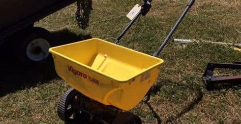 Vigoro Spreaders