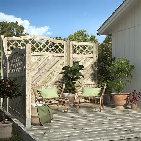 vindskydd altan stående