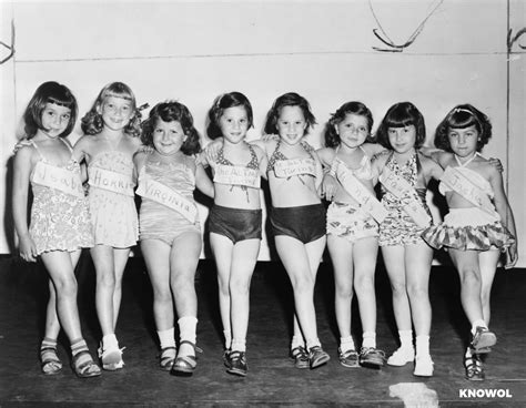 Vintage Nude Group