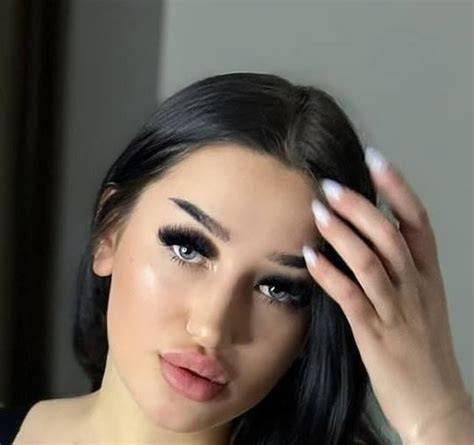 violeta crush nude