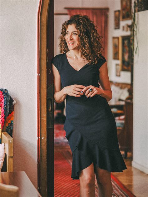 vishka asayesh wikipedia