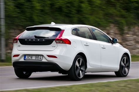 volvo v40 prijs