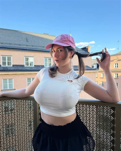 waifudaisyy OnlyFans leaked content