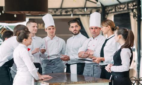 waiter training course