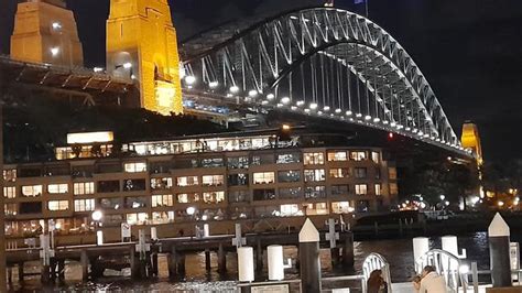 waktu di sydney saat ini