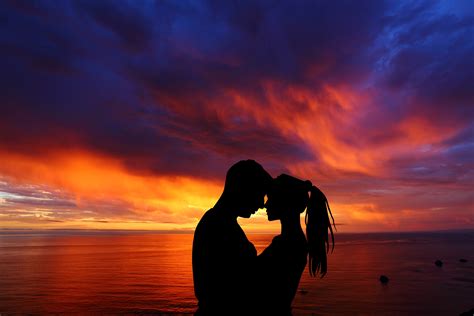 Wallpapers Of Loving Couples   Free Desktop Wallpaper Romantic Couple Photos Pexels - Wallpapers Of Loving Couples